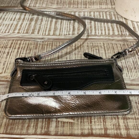 Danielle Nicole Metallic Crossbody Bags - Picture 15 of 16
